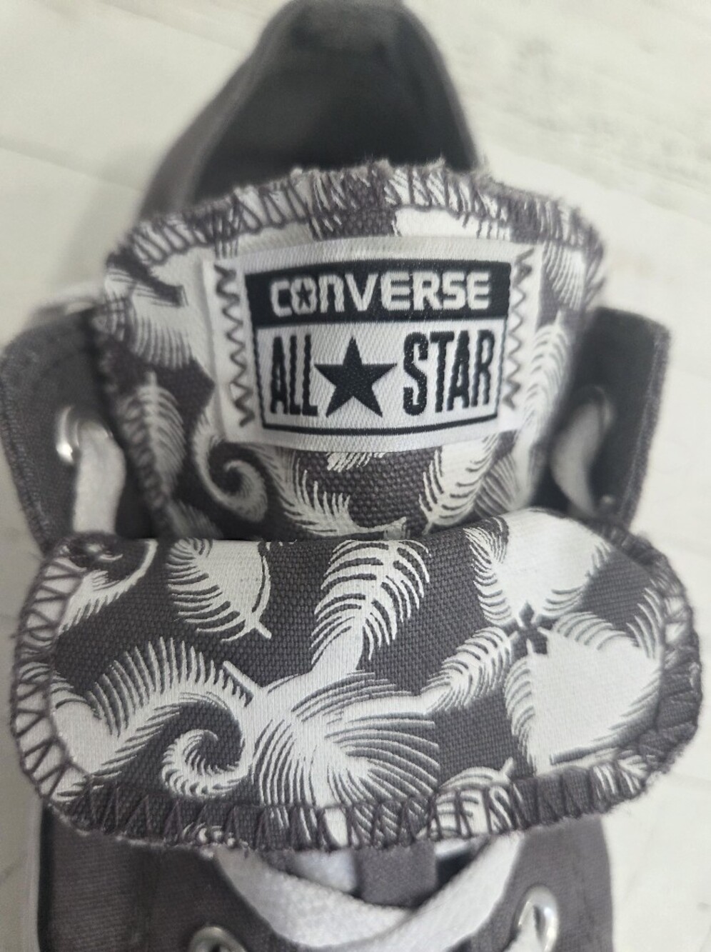 Converse Womens Chuck Taylor All Star Low Top Sneakers in Gray. - Picture 2 of 10